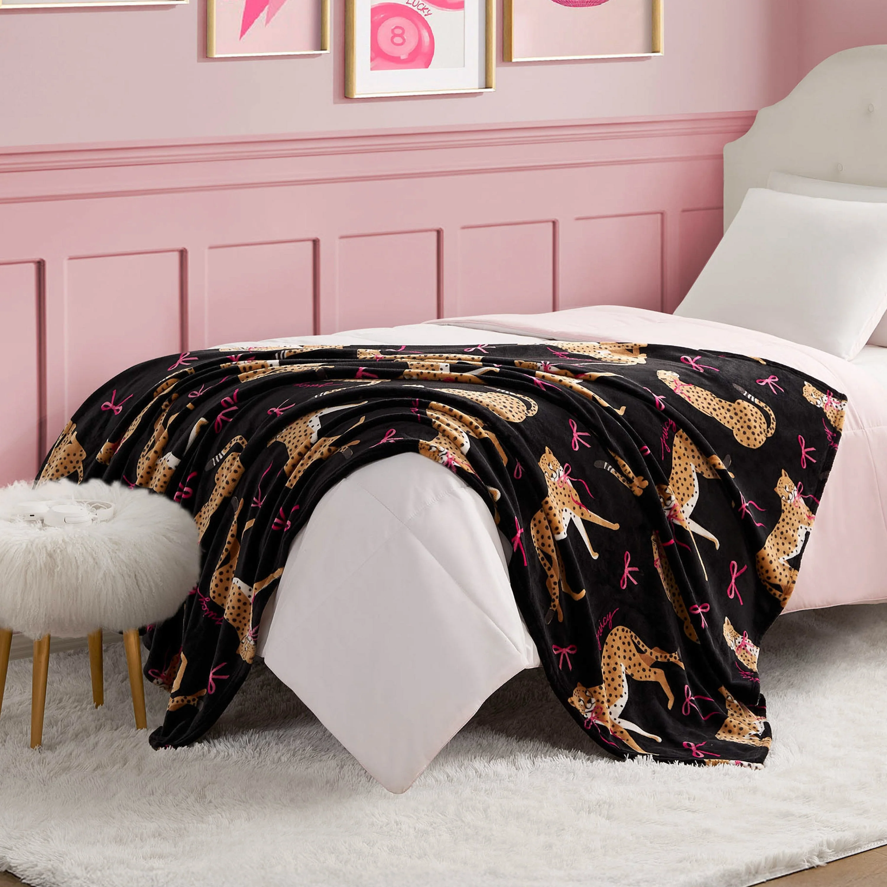 Plush Throw Blanket - Image 2